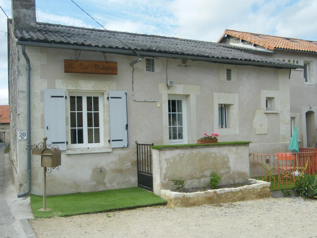 Гостевой дом Le Petit Bretigny Beaumont  Экстерьер фото